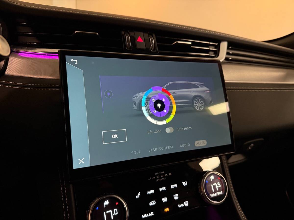 Jaguar F-PACE Jaguar F-PACE 2.0 P400e PHEV R-Dynamic *404Pk! Dealer OH|Meridian|Memory|Elektr.trekhaak/achterklep|Adapt.Cruise