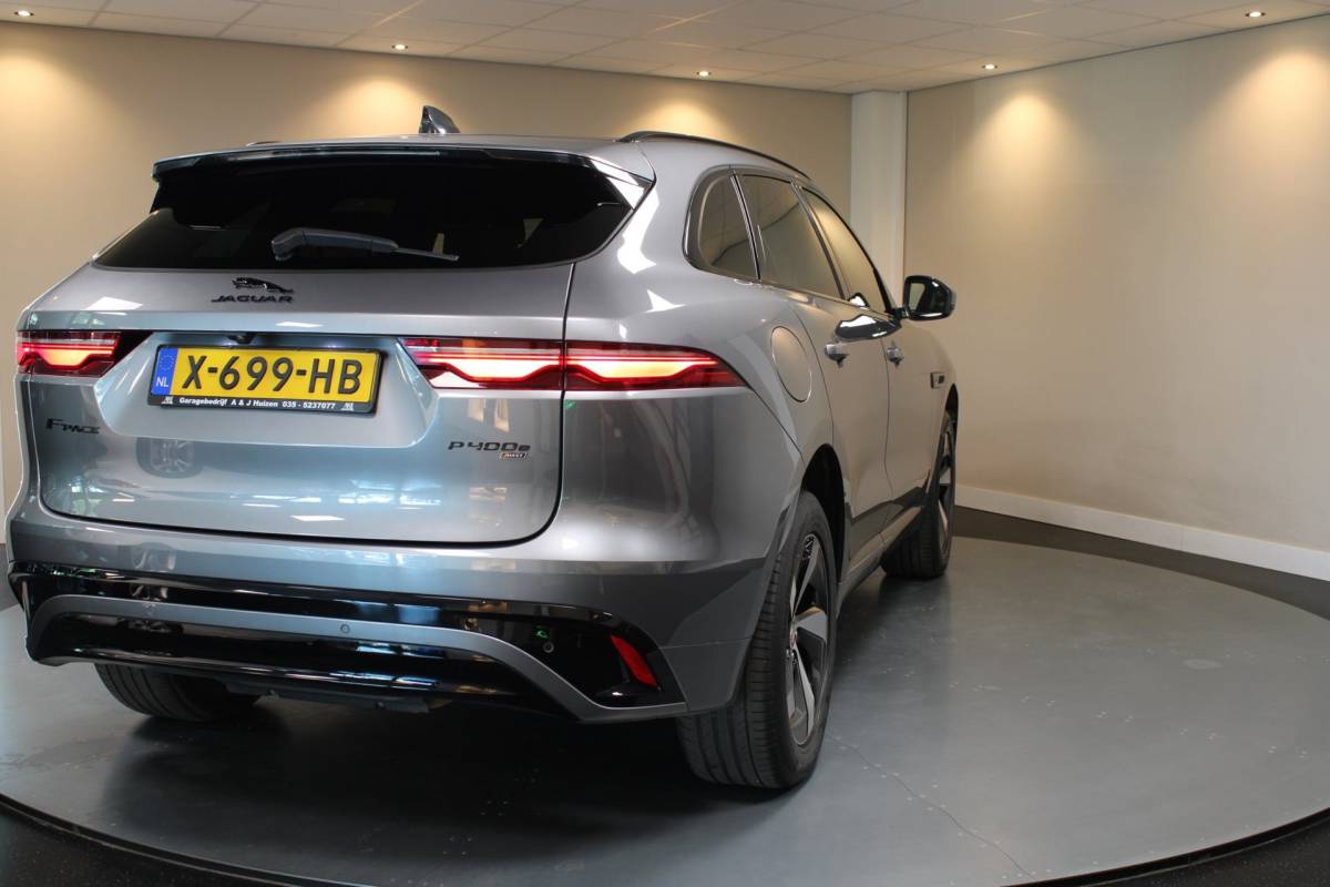 Jaguar F-PACE Jaguar F-PACE 2.0 P400e PHEV R-Dynamic *404Pk! Dealer OH|Meridian|Memory|Elektr.trekhaak/achterklep|Adapt.Cruise