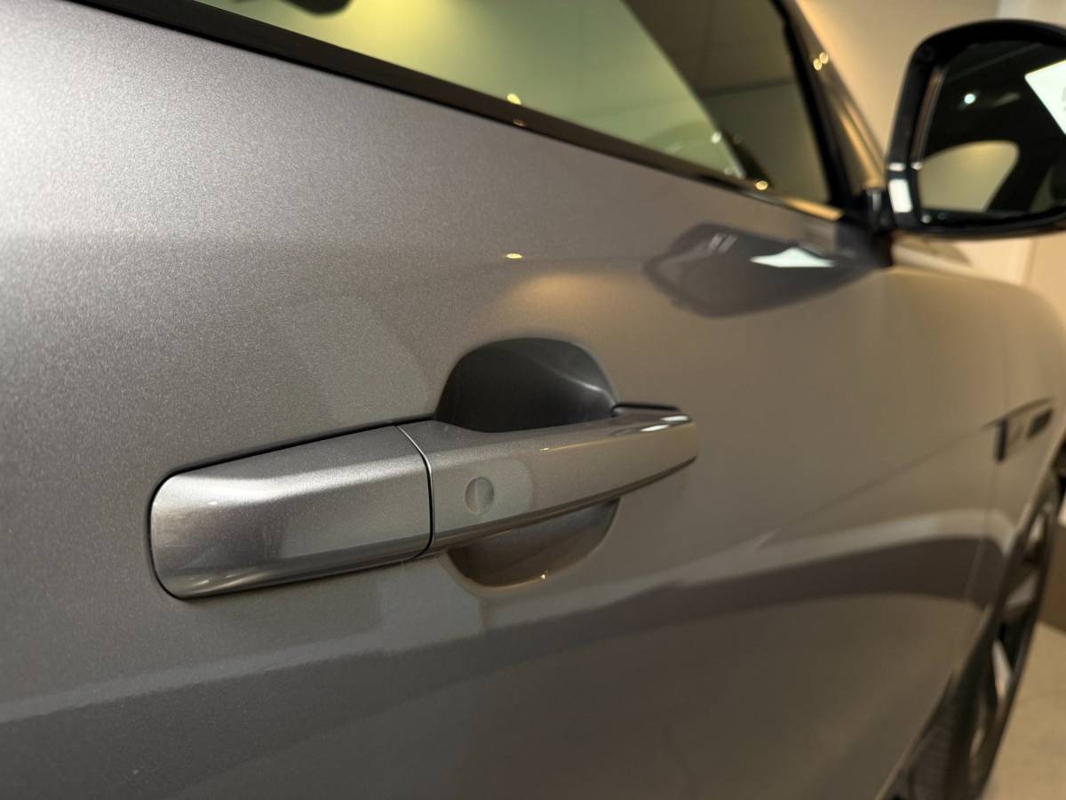 Jaguar F-PACE Jaguar F-PACE 2.0 P400e PHEV R-Dynamic *404Pk! Dealer OH|Meridian|Memory|Elektr.trekhaak/achterklep|Adapt.Cruise