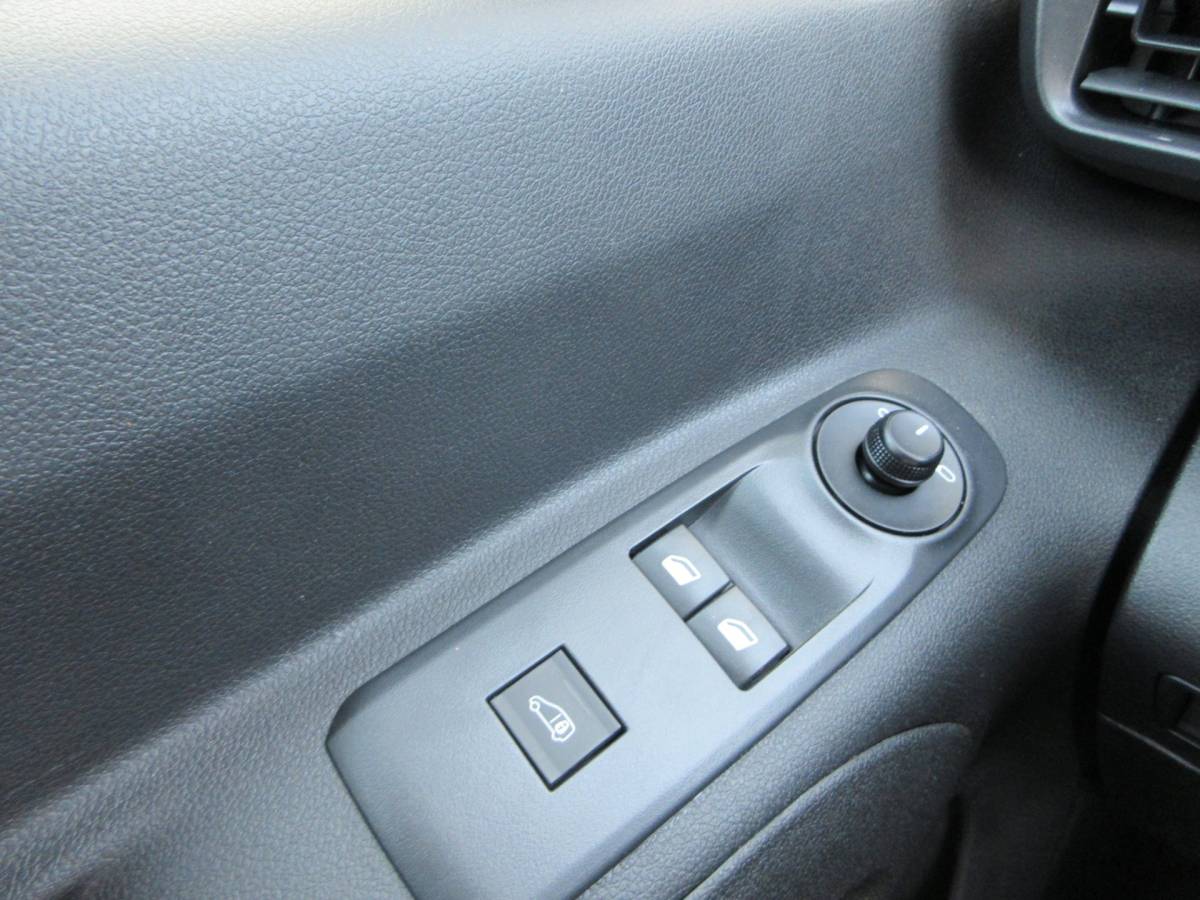 Peugeot Partner Peugeot Partner 1.5 BlueHDI Pro airco cruisecontrol
