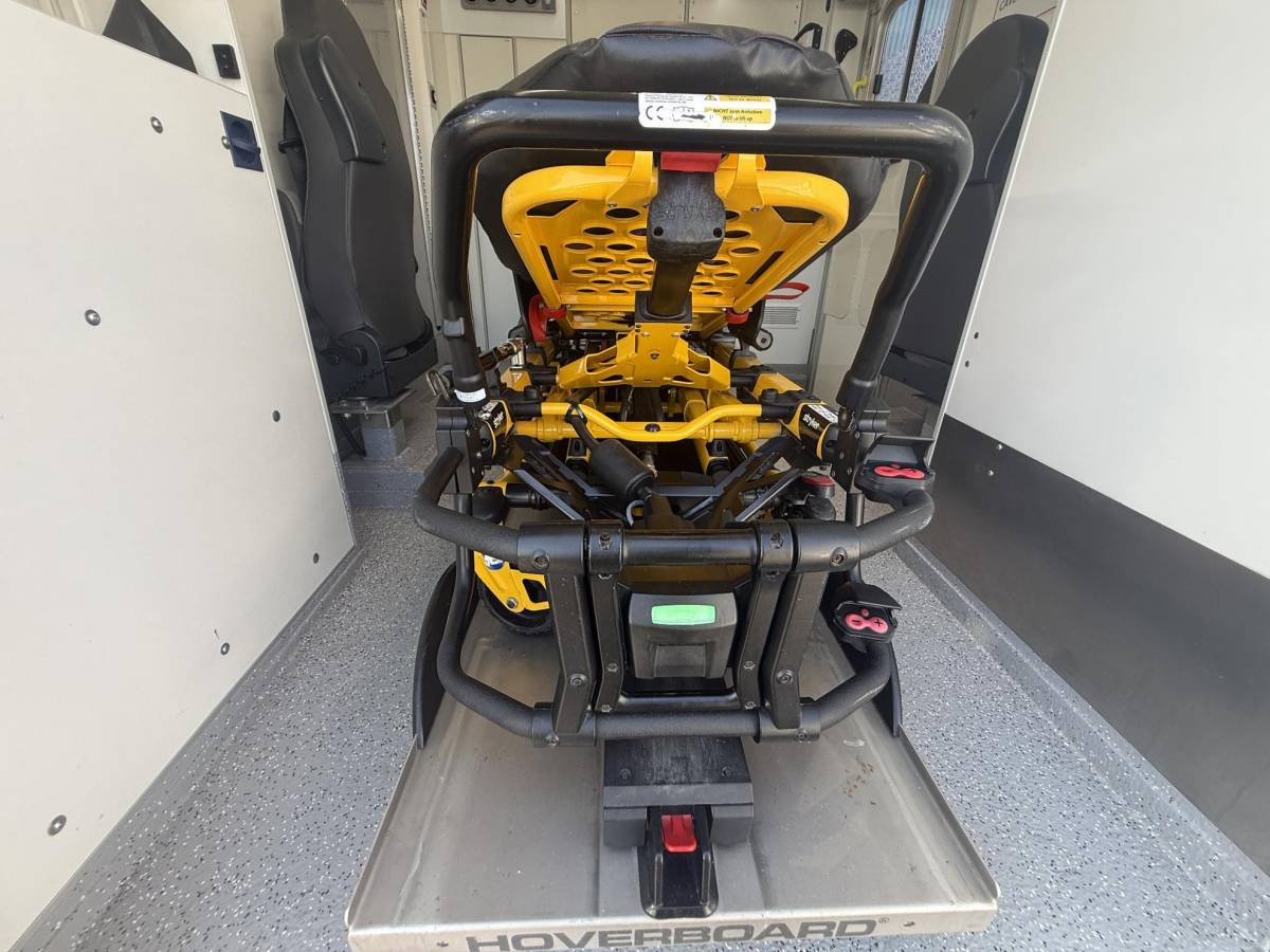 MAN TGE MAN TGE 180 50 180pk Automaat 50 AMBULANCE INCL STRYKER BRANCARD VB Luchtvering