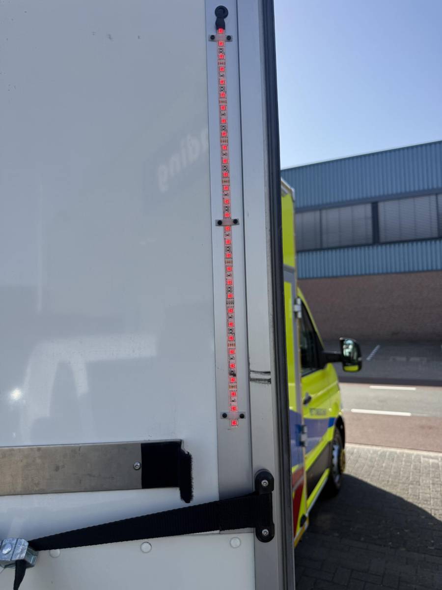 MAN TGE MAN TGE 180 50 180pk Automaat 50 AMBULANCE INCL STRYKER BRANCARD VB Luchtvering