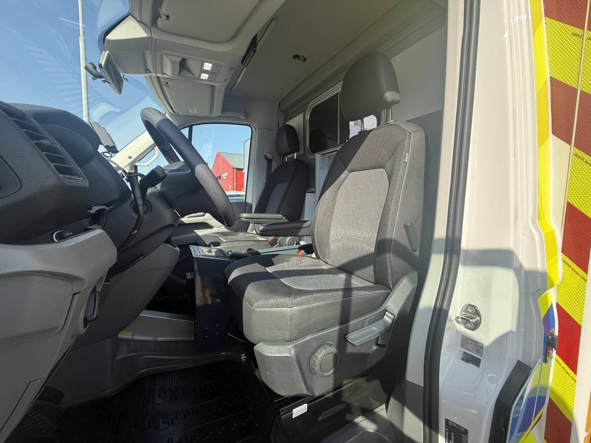 MAN TGE MAN TGE 180 50 180pk Automaat 50 AMBULANCE INCL STRYKER BRANCARD VB Luchtvering