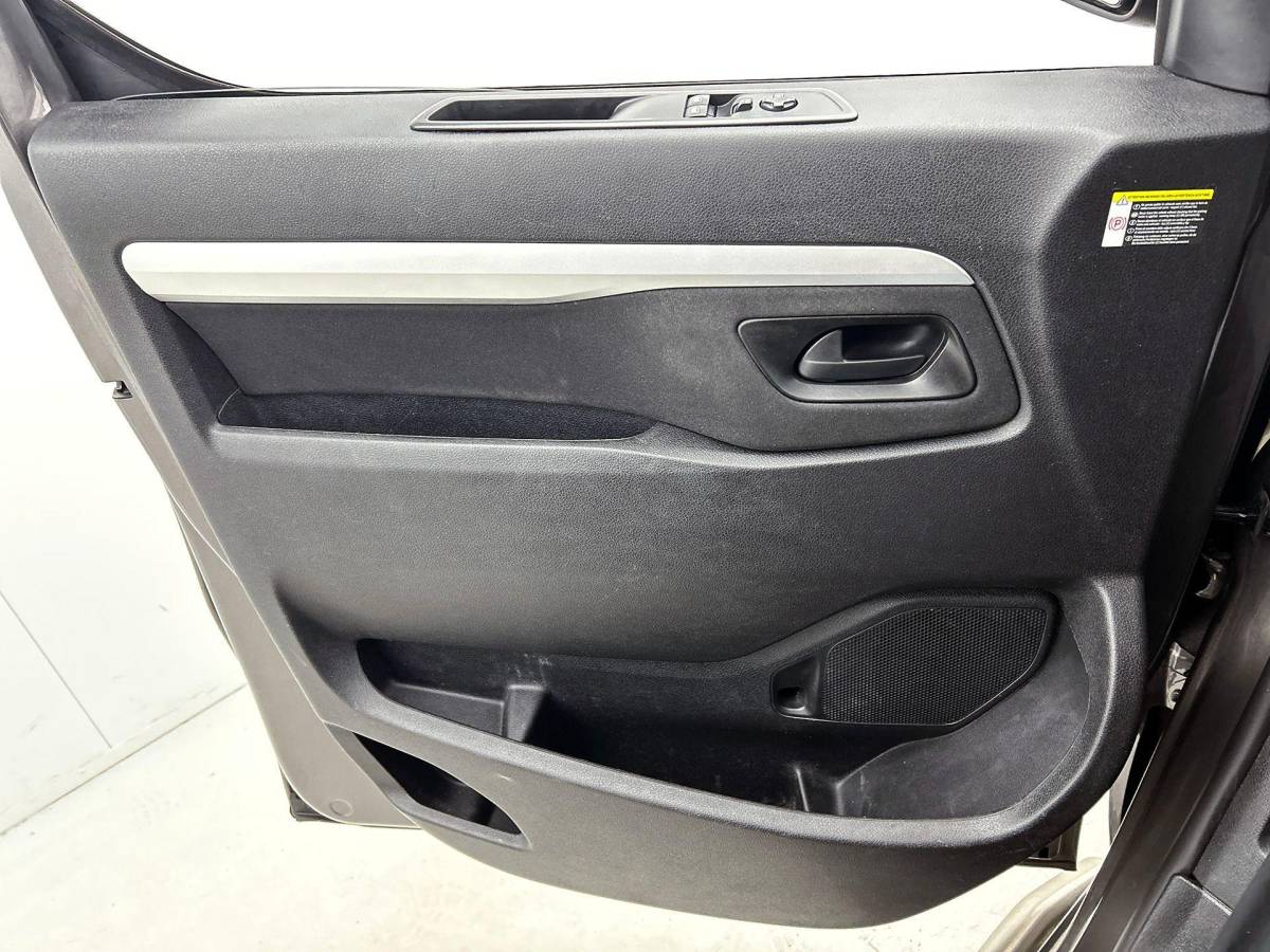 Opel Vivaro-e Opel Vivaro-e L3H1 Dubbele Cabine Edition 75 kWh Airco Cruise Control Navigatie WLTP 317 KM Actieradius