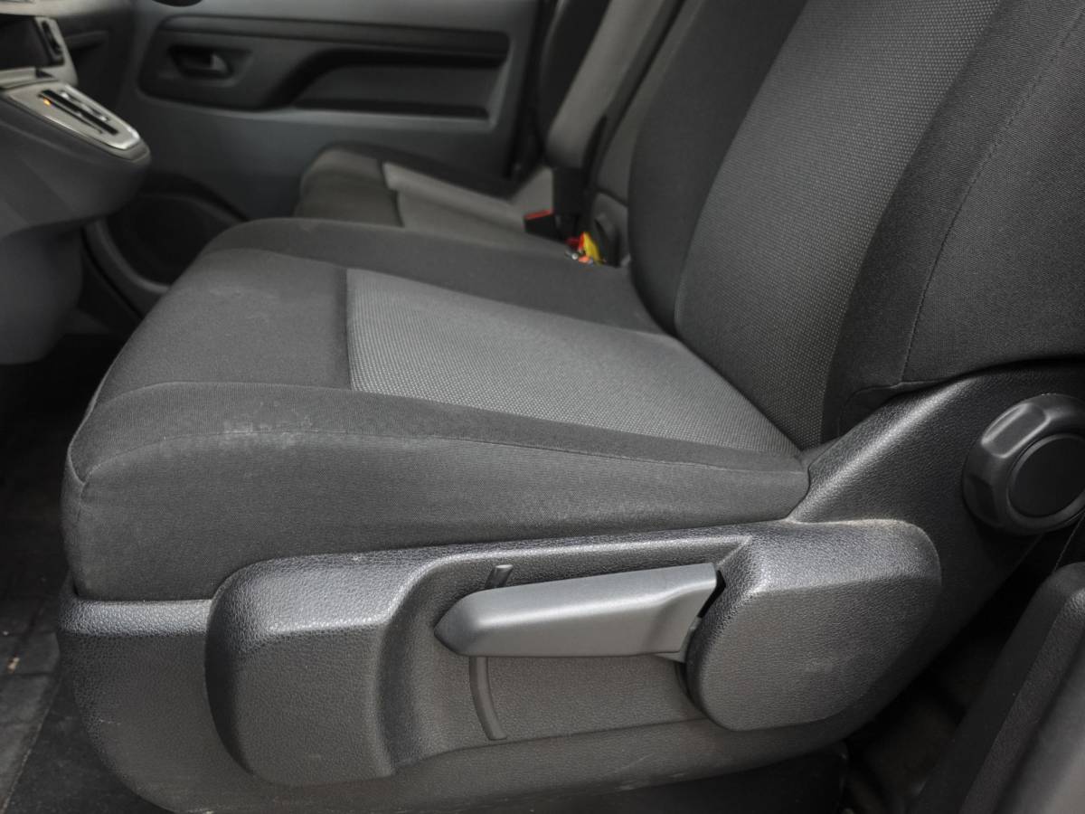Opel Vivaro-e Opel Vivaro-e L3H1 Edition 75 kWh Automaat Airco Navigatie Cruise Control