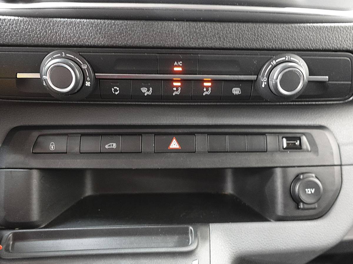 Opel Vivaro-e Opel Vivaro-e L3H1 Edition 75 kWh Automaat Airco Navigatie Cruise Control