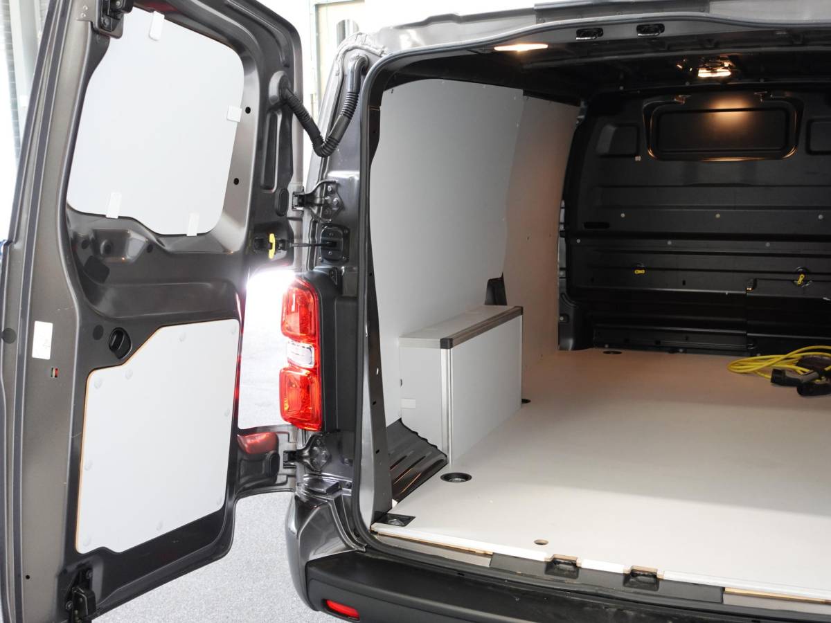 Opel Vivaro-e Opel Vivaro-e L3H1 Edition 75 kWh Automaat Airco Navigatie Cruise Control WLTP 317 km actieradius