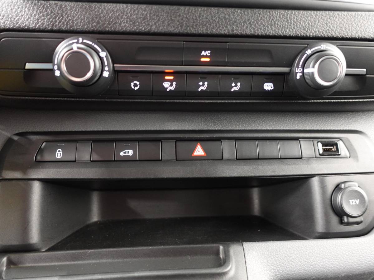 Opel Vivaro-e Opel Vivaro-e L3H1 Edition 75 kWh Automaat Airco Navigatie Cruise Control WLTP 317 km actieradius