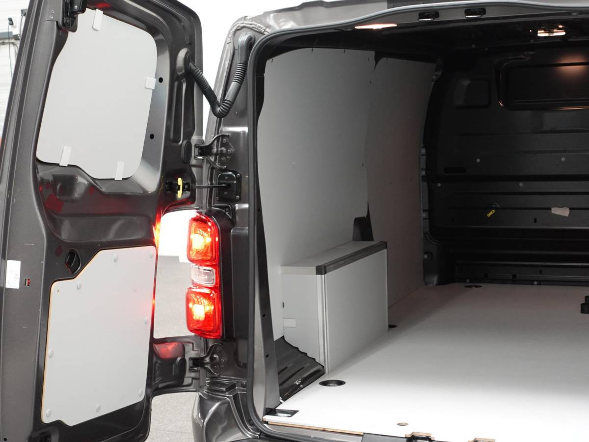 Opel Vivaro-e Opel Vivaro-e L3H1 Edition 75 kWh Automaat Airco Navigatie Cruise Control WLTP 317 km actieradius