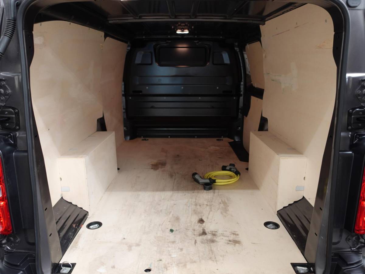 Opel Vivaro-e Opel Vivaro-e L3H1 Edition 75 kWh Automaat Navi Cruise Control Parkeersensoren Camera WLTP 317 km actieradius