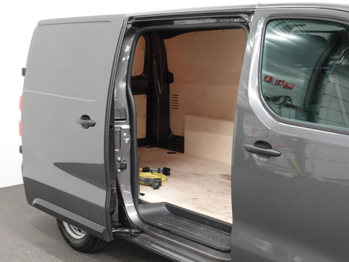 Opel Vivaro-e Opel Vivaro-e L3H1 Edition 75 kWh Automaat Navi Cruise Control Parkeersensoren Camera WLTP 317 km actieradius