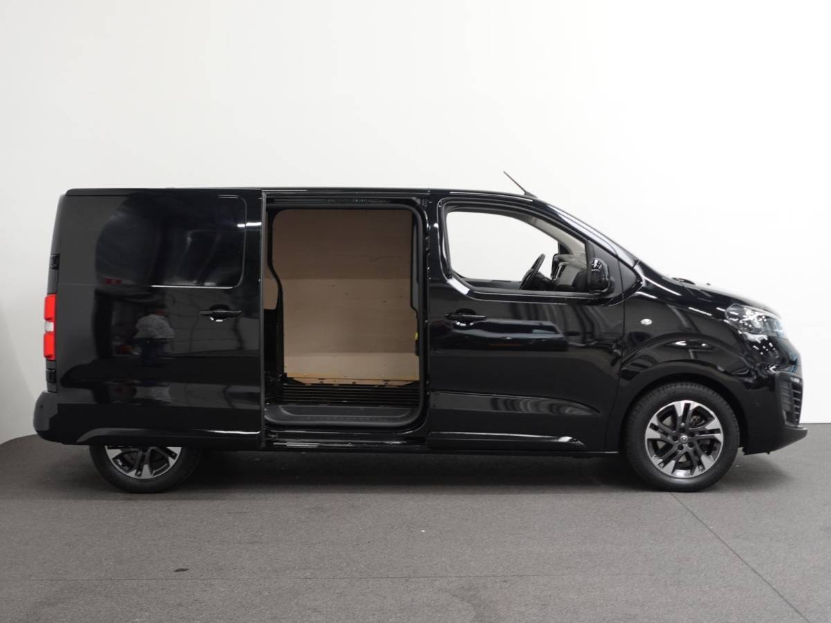 Opel Vivaro-e Opel Vivaro-e 75kWh L2H1 Innovation Automaat Cruise Control Airco Navi Camera 3-zits