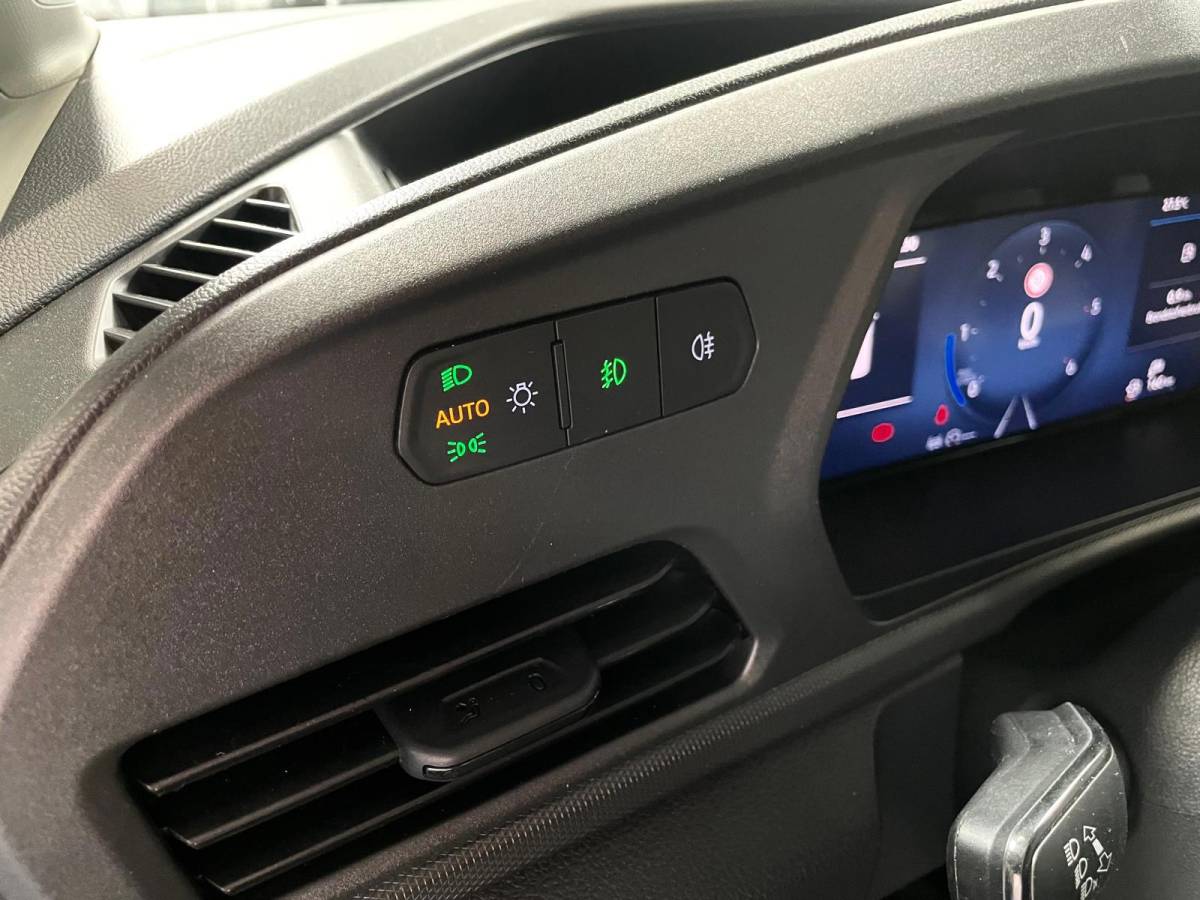 Ford Transit Connect Ford TRANSIT CONNECT 2.0 EcoBlue L1 Trend AIRCO NAVI CAR-PLAY TREKH NAP