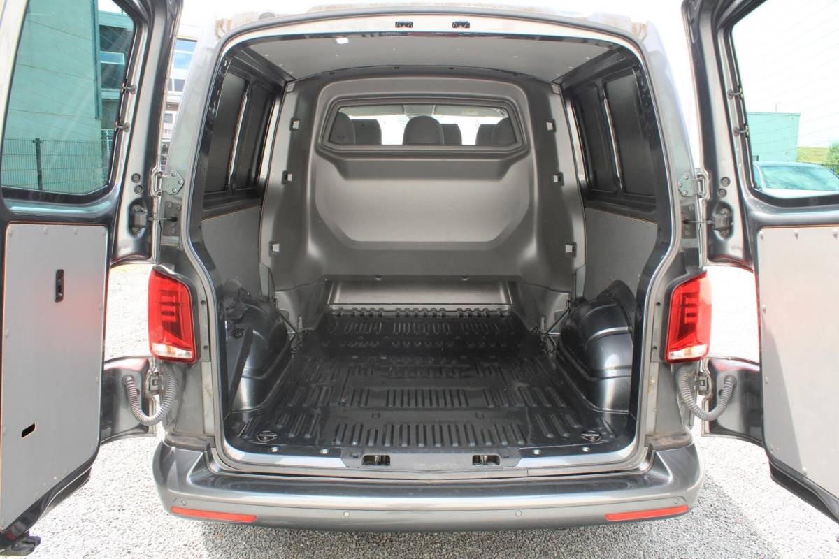 Volkswagen Transporter Volkswagen Transporter 2.0 TDI L2H1 30 DC Bulli 75-edition