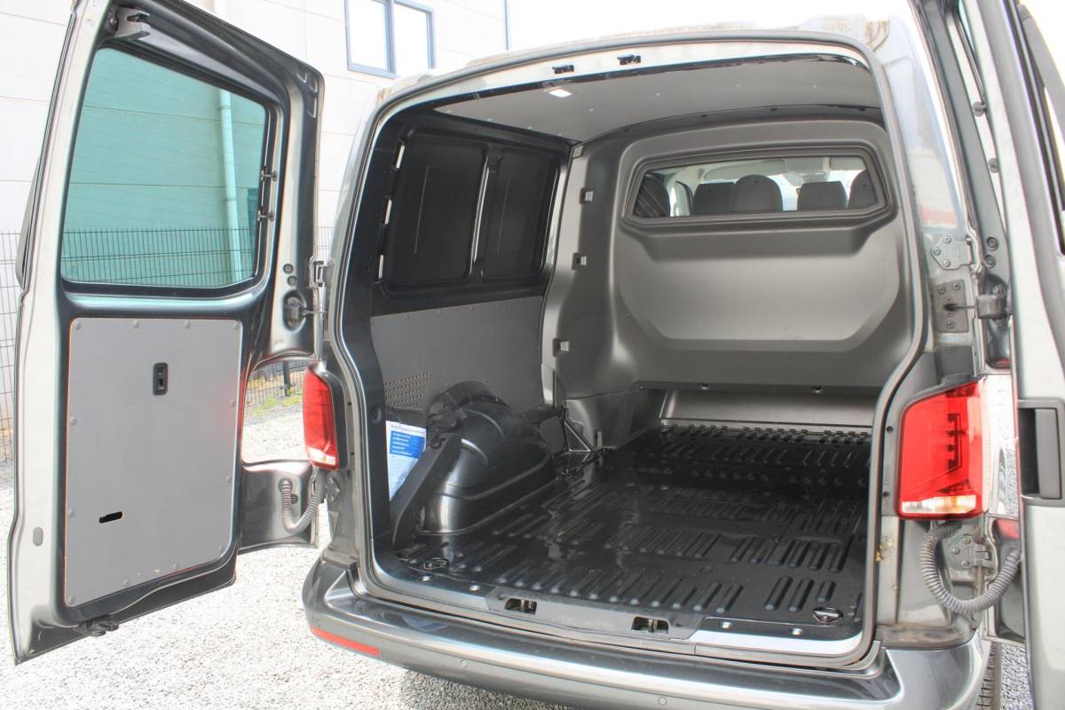 Volkswagen Transporter Volkswagen Transporter 2.0 TDI L2H1 30 DC Bulli 75-edition