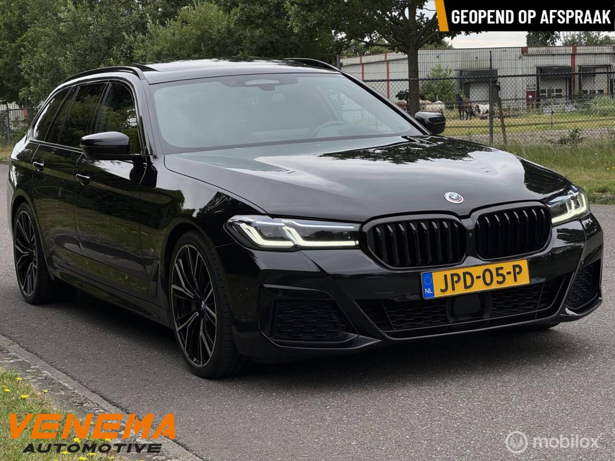 BMW 5 Serie BMW 530d Touring LCI M Sport Laserlicht 20 inch Full Options Mild Hybrid