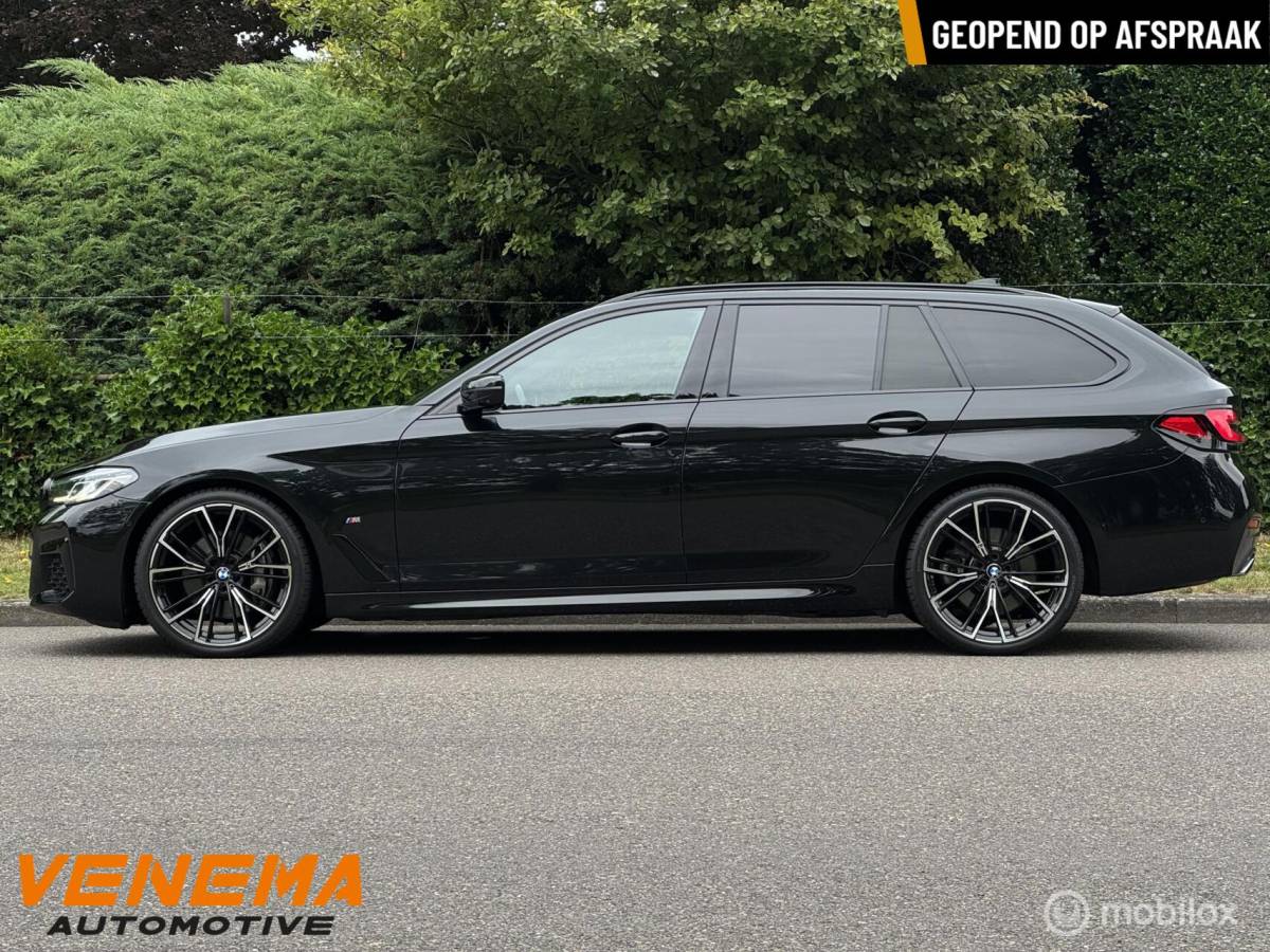 BMW 5 Serie BMW 530d Touring LCI M Sport Laserlicht 20 inch Full Options Mild Hybrid