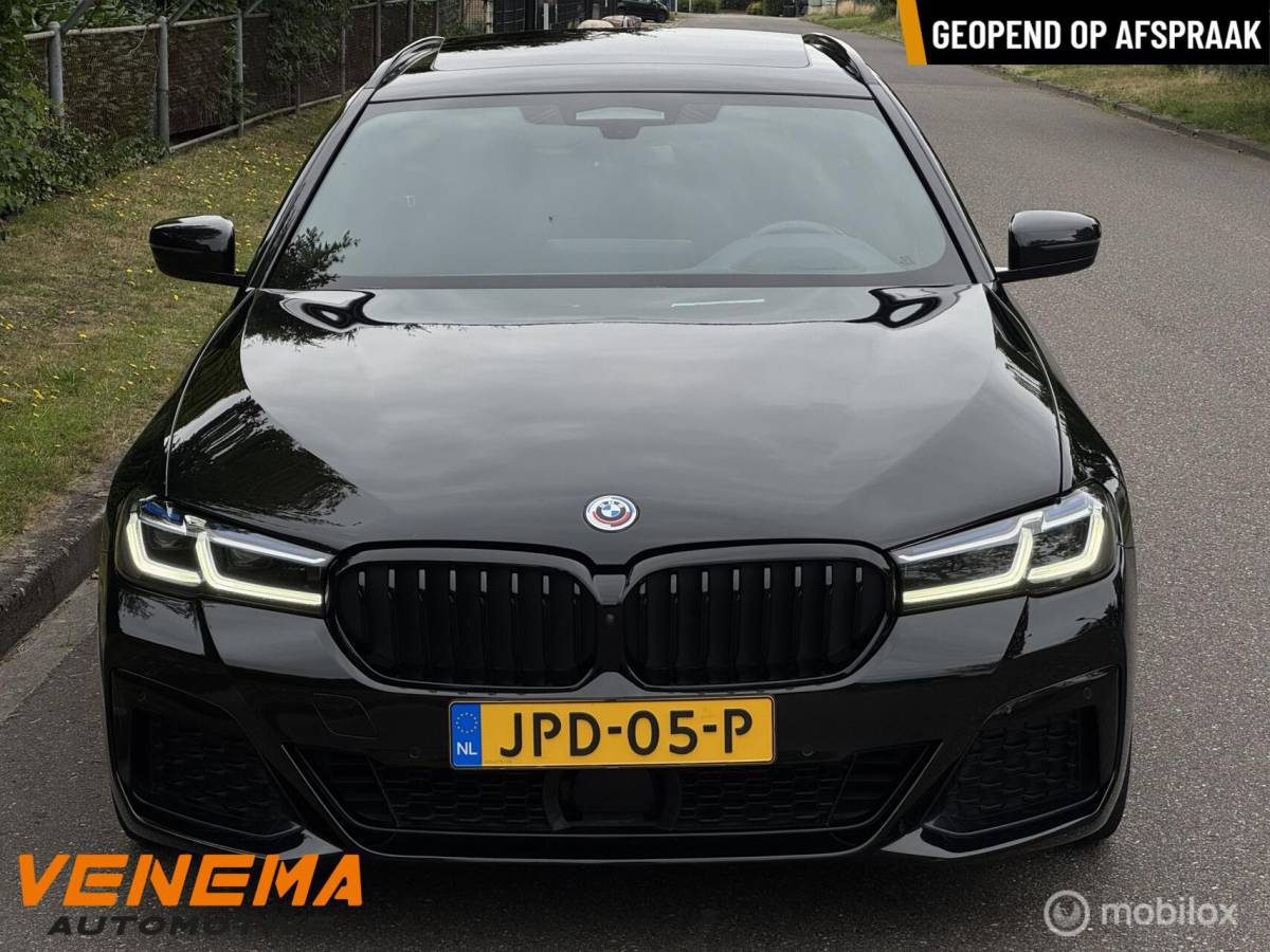 BMW 5 Serie BMW 530d Touring LCI M Sport Laserlicht 20 inch Full Options Mild Hybrid