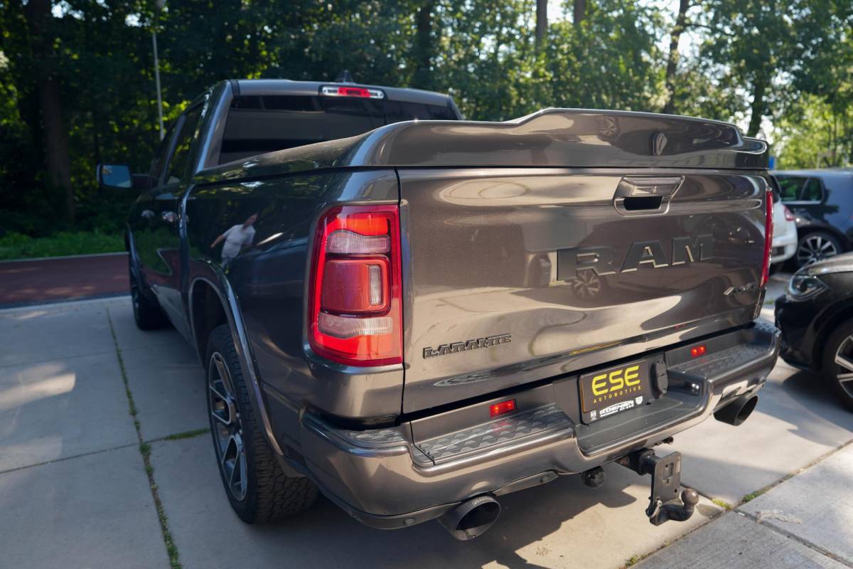 Dodge Ram 1500 Dodge Ram 1500 5.7 V8 4×4 Crew Cab Laramie | Milltek uitlaat | BTW | 360 Camera