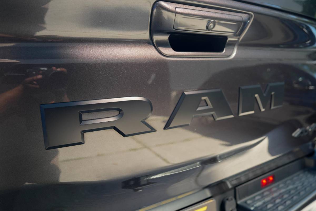 Dodge Ram 1500 Dodge Ram 1500 5.7 V8 4×4 Crew Cab Laramie | Milltek uitlaat | BTW | 360 Camera