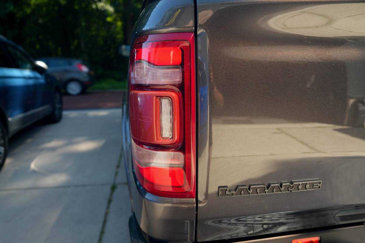 Dodge Ram 1500 Dodge Ram 1500 5.7 V8 4×4 Crew Cab Laramie | Milltek uitlaat | BTW | 360 Camera