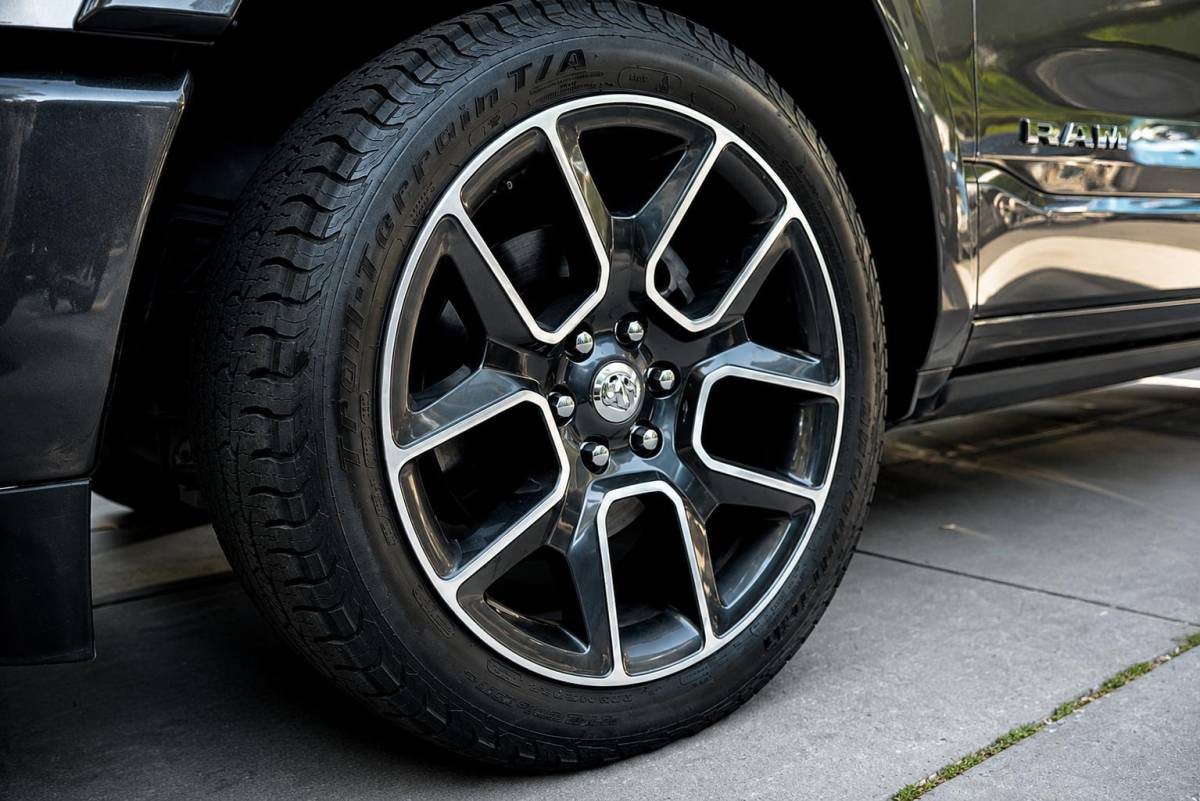 Dodge Ram 1500 Dodge Ram 1500 5.7 V8 4×4 Crew Cab Laramie | Milltek uitlaat | BTW | 360 Camera
