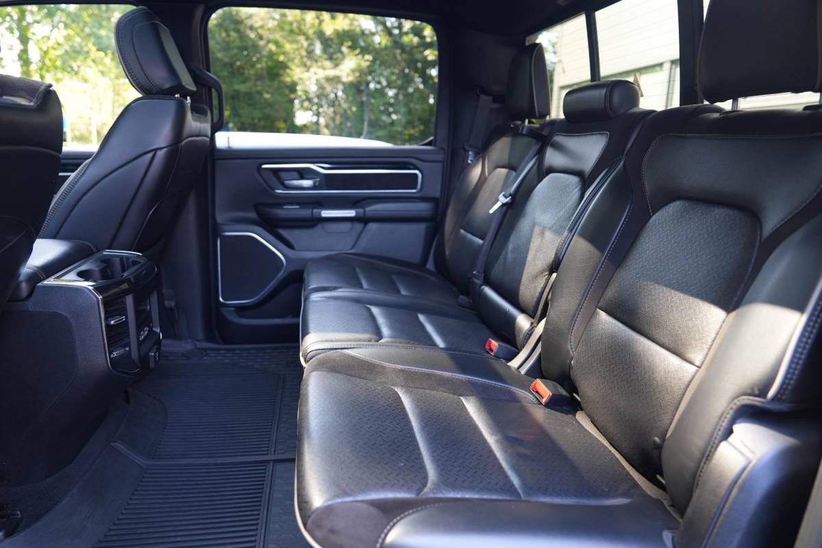 Dodge Ram 1500 Dodge Ram 1500 5.7 V8 4×4 Crew Cab Laramie | Milltek uitlaat | BTW | 360 Camera