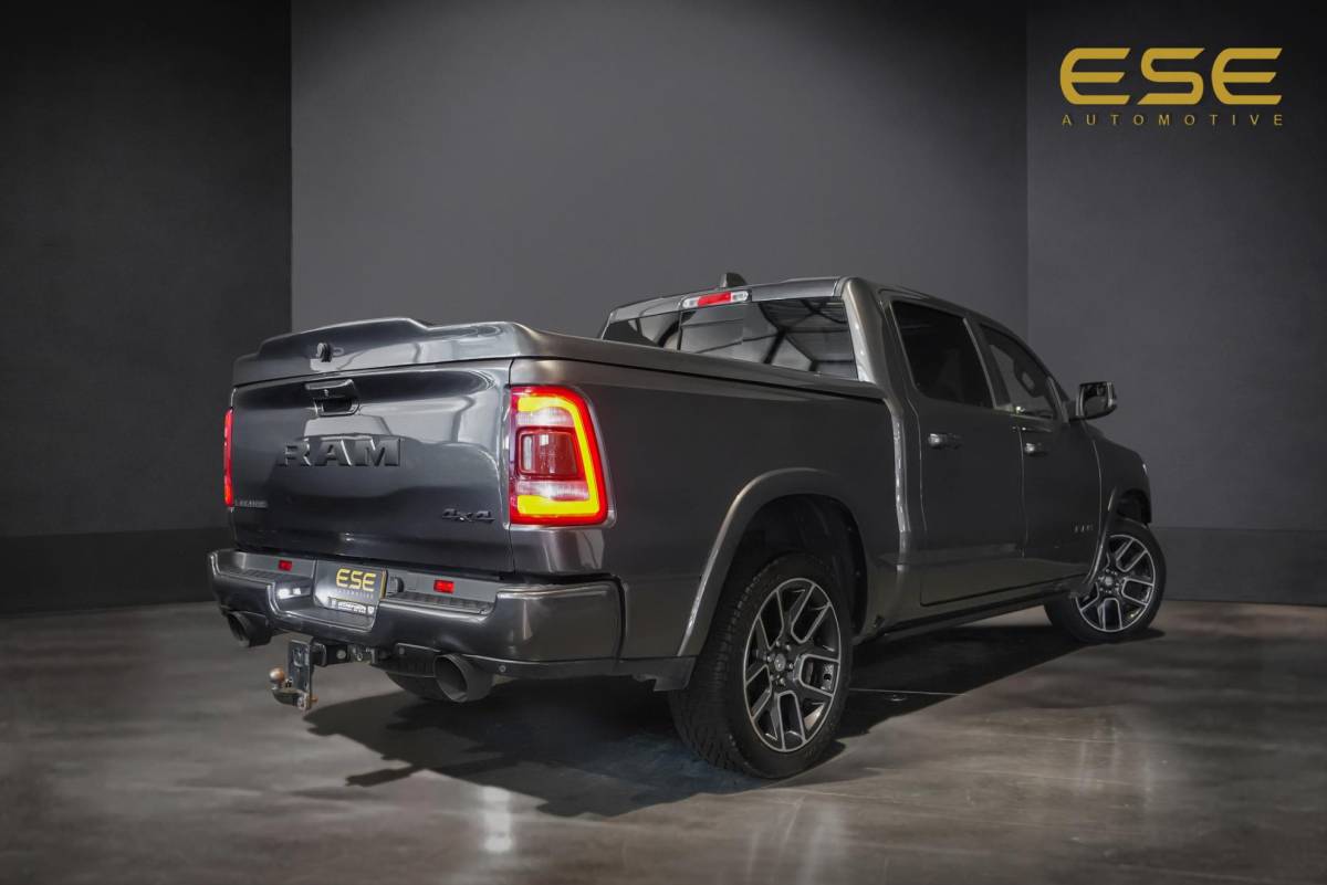 Dodge Ram 1500 Dodge Ram 1500 5.7 V8 4×4 Crew Cab Laramie | Milltek uitlaat | BTW | 360 Camera