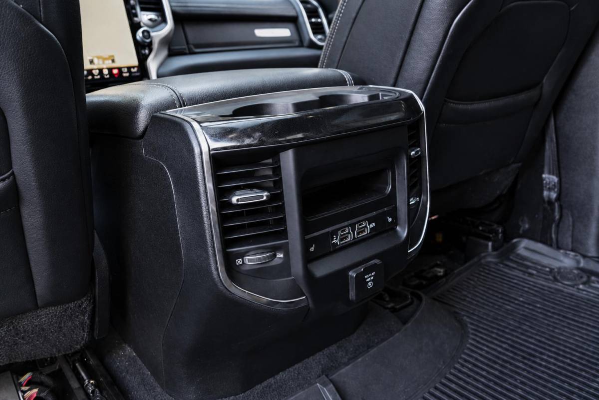 Dodge Ram 1500 Dodge Ram 1500 5.7 V8 4×4 Crew Cab Laramie | Milltek uitlaat | BTW | 360 Camera