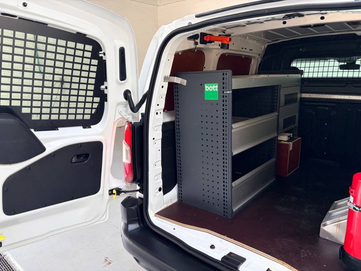 Citroën Berlingo Citroen Berlingo Servicewagen automaat 1.5 BlueHDI 130pk L1H1 BOTT inrichting, Victron omvormer v230, Standkachel, RIJKLAARPRIJS!