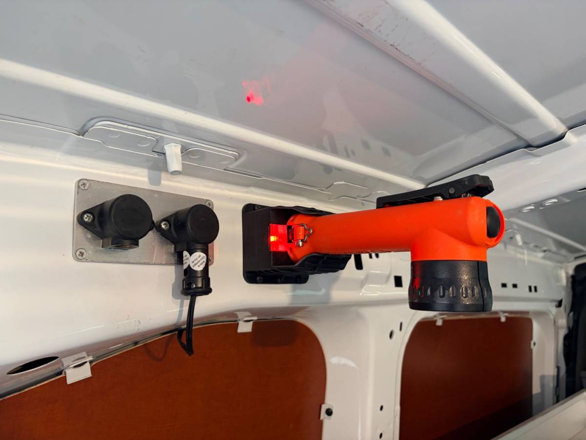Citroën Berlingo Citroen Berlingo Servicewagen automaat 1.5 BlueHDI 130pk L1H1 BOTT inrichting, Victron omvormer v230, Standkachel, RIJKLAARPRIJS!