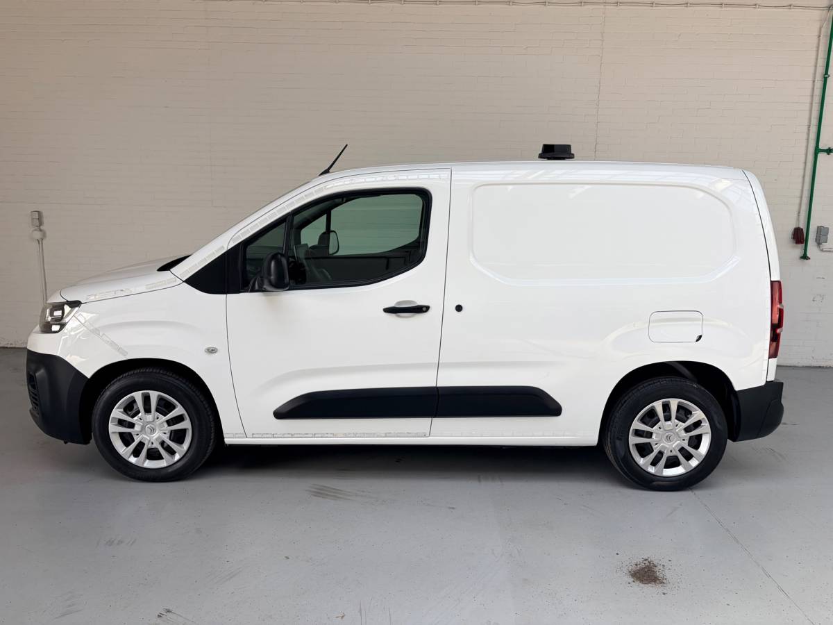 Citroën Berlingo Citroen Berlingo Servicewagen automaat 1.5 BlueHDI 130pk L1H1 BOTT inrichting, Victron omvormer v230, Standkachel, RIJKLAARPRIJS!
