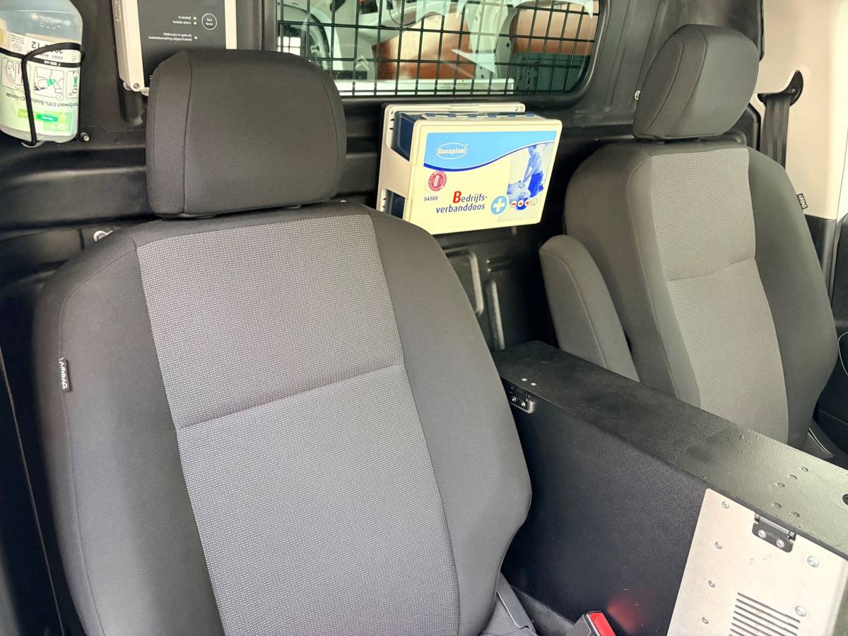 Citroën Berlingo Citroen Berlingo Servicewagen automaat 1.5 BlueHDI 130pk L1H1 BOTT inrichting, Victron omvormer v230, Standkachel, RIJKLAARPRIJS!