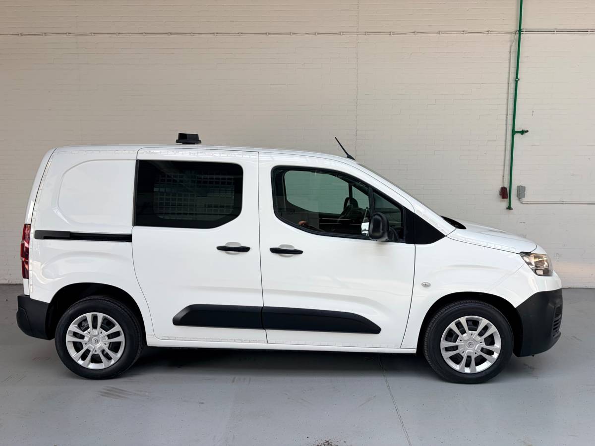 Citroën Berlingo Citroen Berlingo Servicewagen automaat 1.5 BlueHDI 130pk L1H1 BOTT inrichting, Victron omvormer v230, Standkachel, RIJKLAARPRIJS!