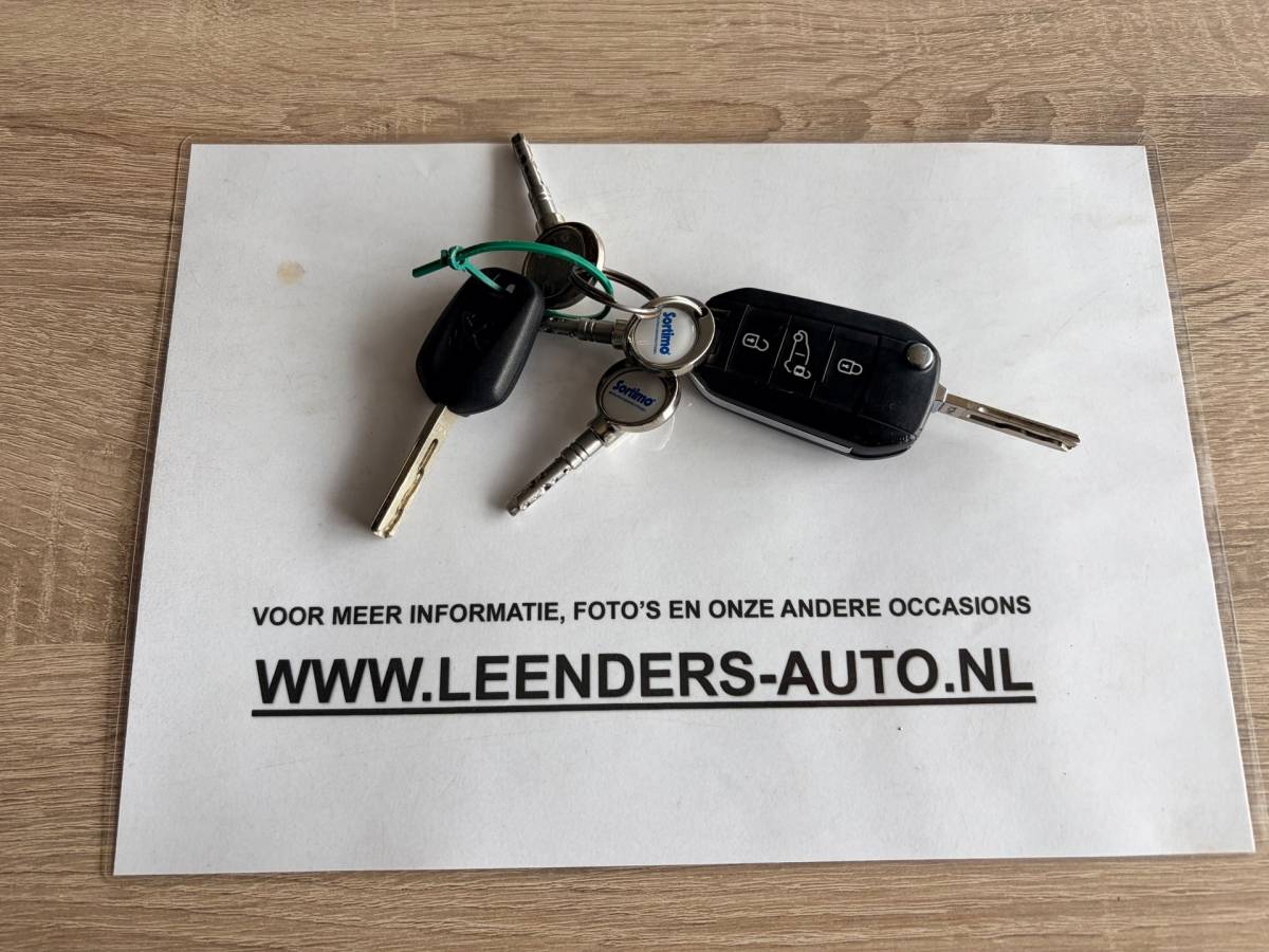 Peugeot Expert Peugeot Expert L3H1 2.0 BlueHDI 120pk Long Premium, 3Persoons, Imperiaal, Sortimo, RIJKLAARPRIJS!