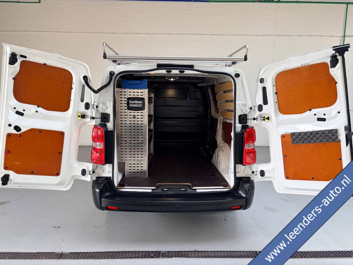 Peugeot Expert Peugeot Expert L3H1 2.0 BlueHDI 120pk Long Premium, 3Persoons, Imperiaal, Sortimo, RIJKLAARPRIJS!
