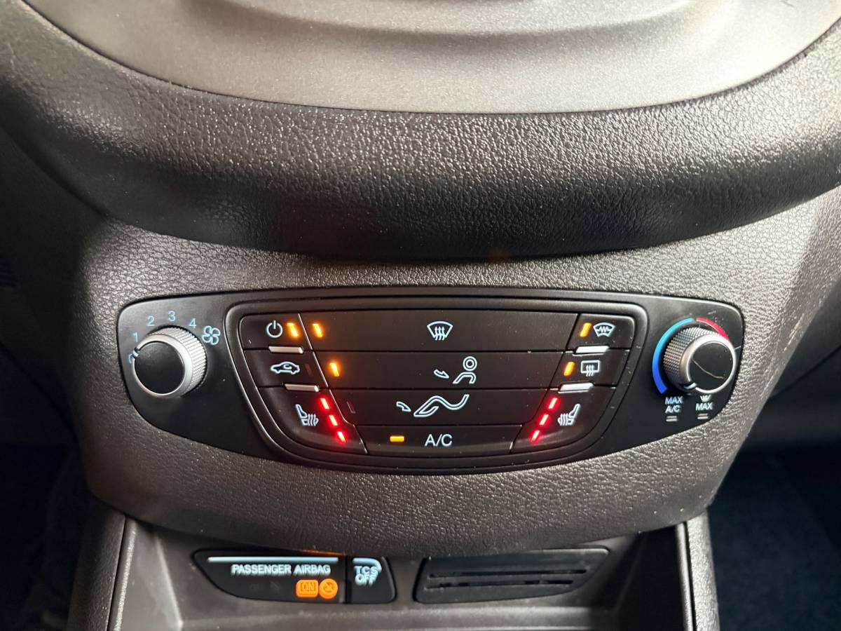 Ford Transit Courier Ford Transit Courier Benzine 1.0 100pk EcoBoost S&S, Airco, Navigatie, CruiseControl, NEDERLANDSE BUS RIJKLAARPRIJS!