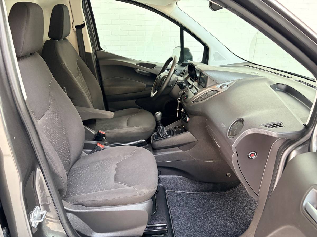 Ford Transit Courier Ford Transit Courier Benzine 1.0 100pk EcoBoost S&S, Airco, Navigatie, CruiseControl, NEDERLANDSE BUS RIJKLAARPRIJS!