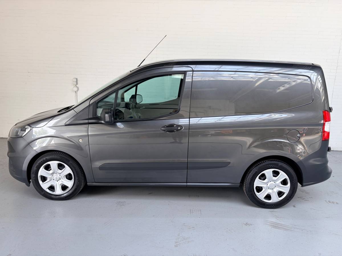Ford Transit Courier Ford Transit Courier Benzine 1.0 100pk EcoBoost S&S, Airco, Navigatie, CruiseControl, NEDERLANDSE BUS RIJKLAARPRIJS!