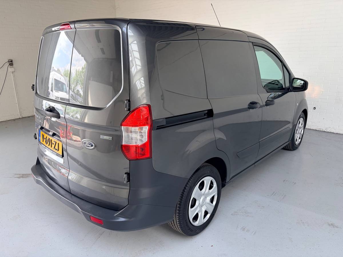Ford Transit Courier Ford Transit Courier Benzine 1.0 100pk EcoBoost S&S, Airco, Navigatie, CruiseControl, NEDERLANDSE BUS RIJKLAARPRIJS!