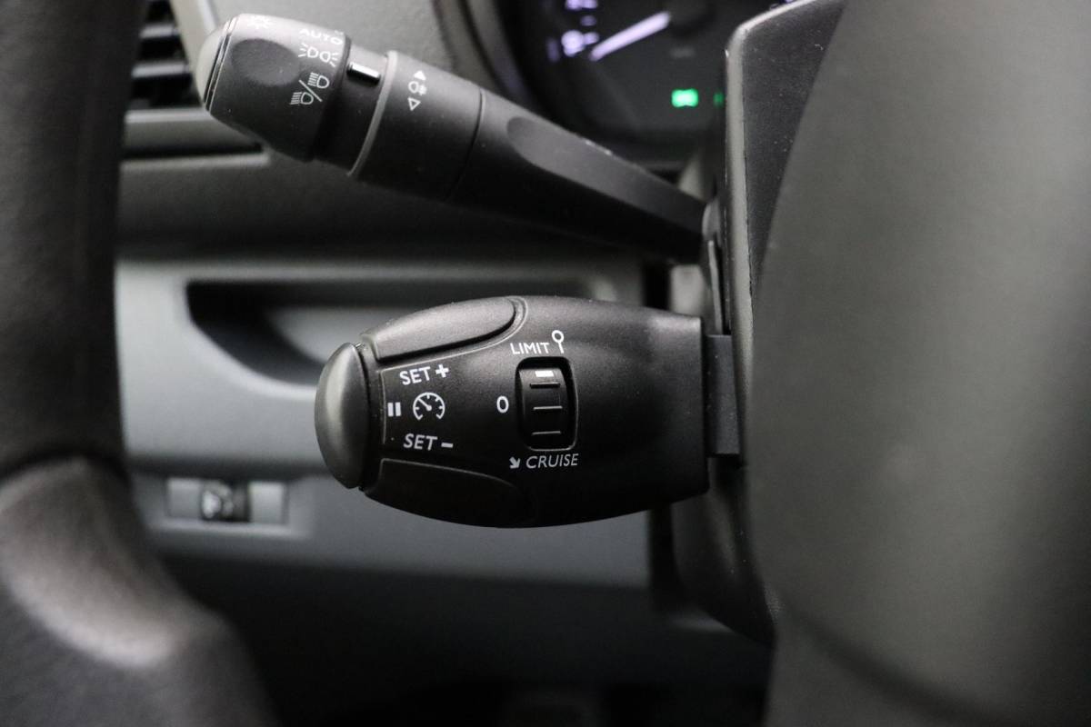 Opel Vivaro Opel Vivaro 2.0 CDTI L2H1 Edition | Airco | Cruise Control | Camera | Parkeersensoren achter | Trekhaak | Bluetooth