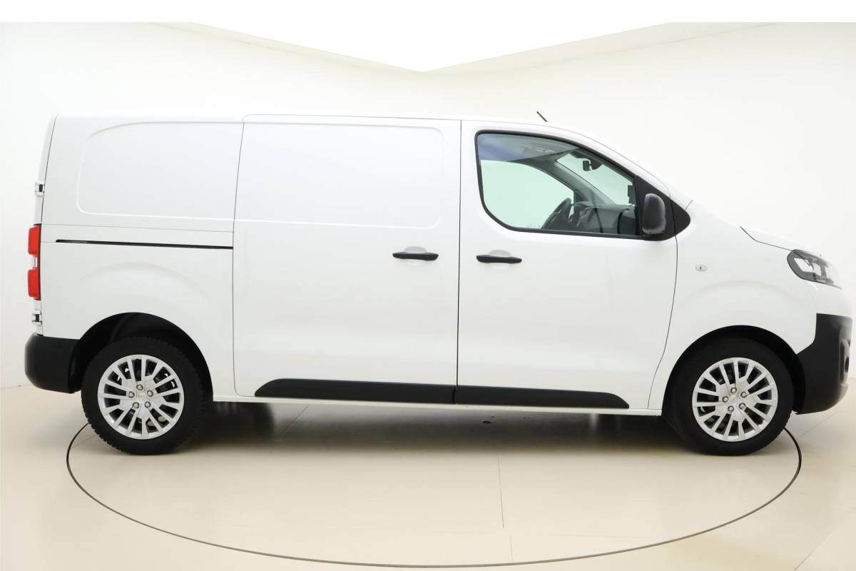 Opel Vivaro Opel Vivaro 2.0 CDTI L2H1 Edition | Airco | Cruise Control | Camera | Parkeersensoren achter | Trekhaak | Bluetooth