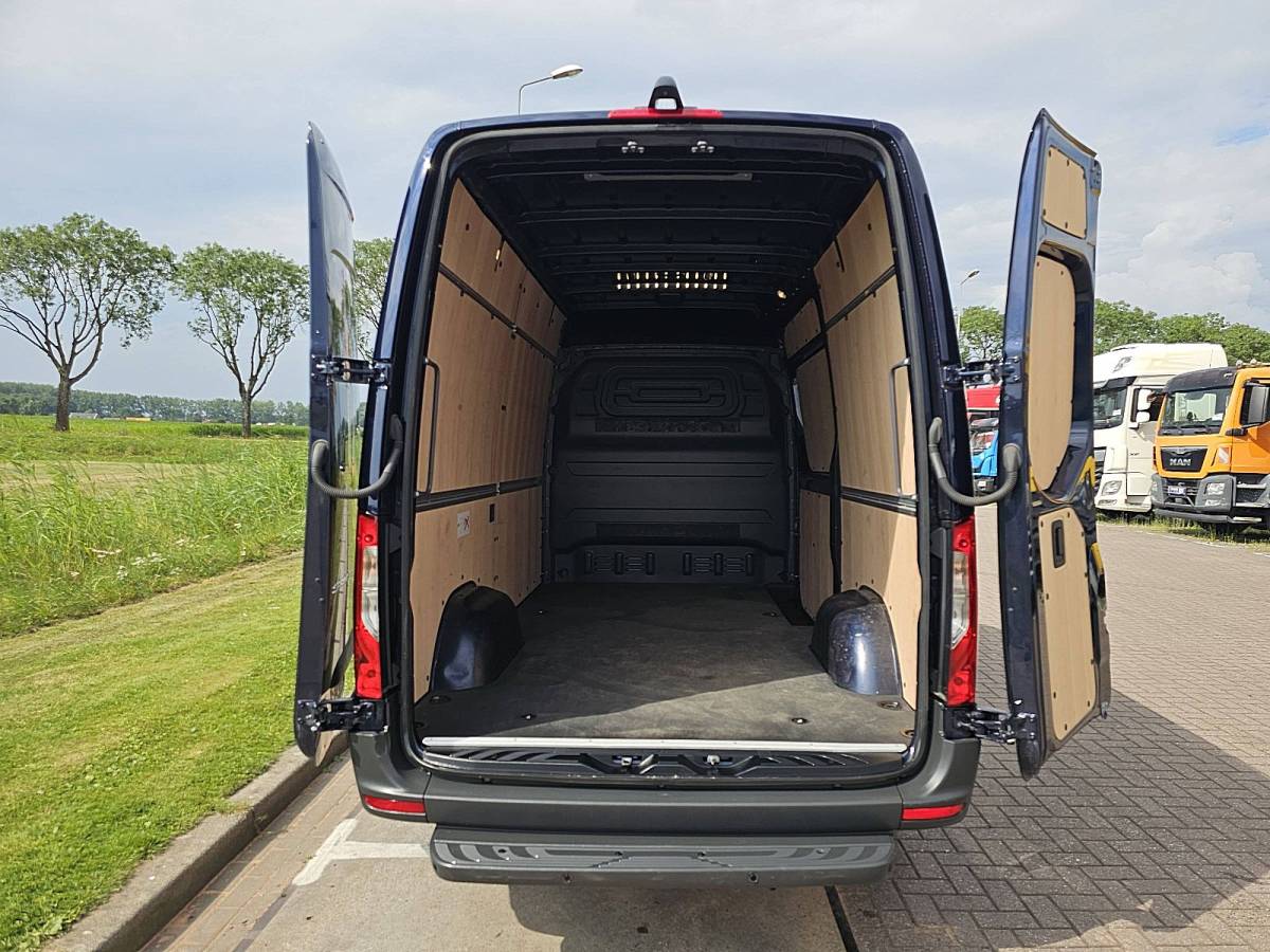 Mercedes-Benz Sprinter MERCEDES-BENZ SPRINTER 317 l2h2 pro mbux10 led