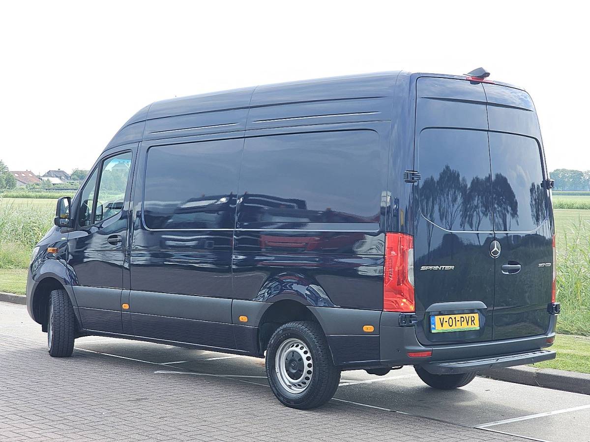 Mercedes-Benz Sprinter MERCEDES-BENZ SPRINTER 317 l2h2 pro mbux10 led
