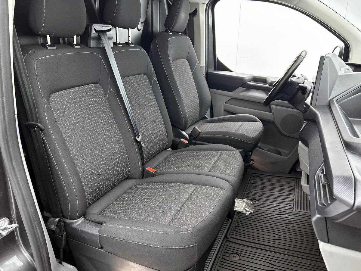 Ford Transit Custom Ford Transit Custom 300 2.0 TDCI L2H1 Trend Nieuw Model Automaat Ford Transit Custom 300 2.0 TDCI L2H1 Trend NM Automaat Navigatie Parkeersensoren Camera