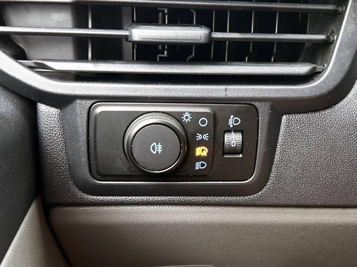 Ford Transit Custom Ford Transit Custom 300 2.0 TDCI L2H1 Trend Nieuw Model Automaat Ford Transit Custom 300 2.0 TDCI L2H1 Trend NM Automaat Navigatie Parkeersensoren Camera