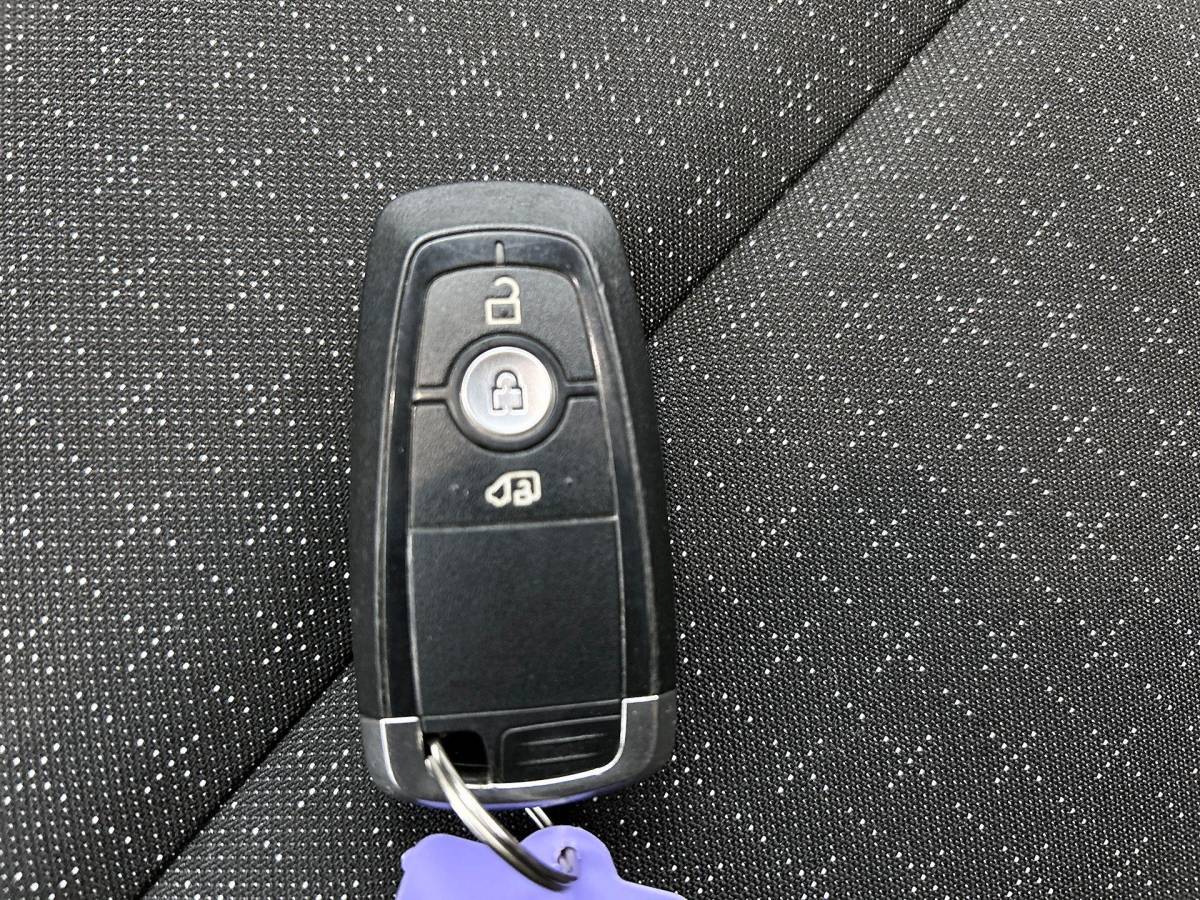 Ford Transit Custom Ford Transit Custom 300 2.0 TDCI L2H1 Trend Nieuw Model Automaat Ford Transit Custom 300 2.0 TDCI L2H1 Trend NM Automaat Navigatie Parkeersensoren Camera