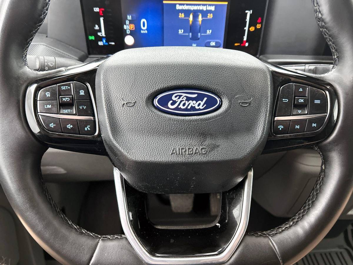 Ford Transit Custom Ford Transit Custom 300 2.0 TDCI L2H1 Trend Nieuw Model Automaat Ford Transit Custom 300 2.0 TDCI L2H1 Trend NM Automaat Navigatie Parkeersensoren Camera