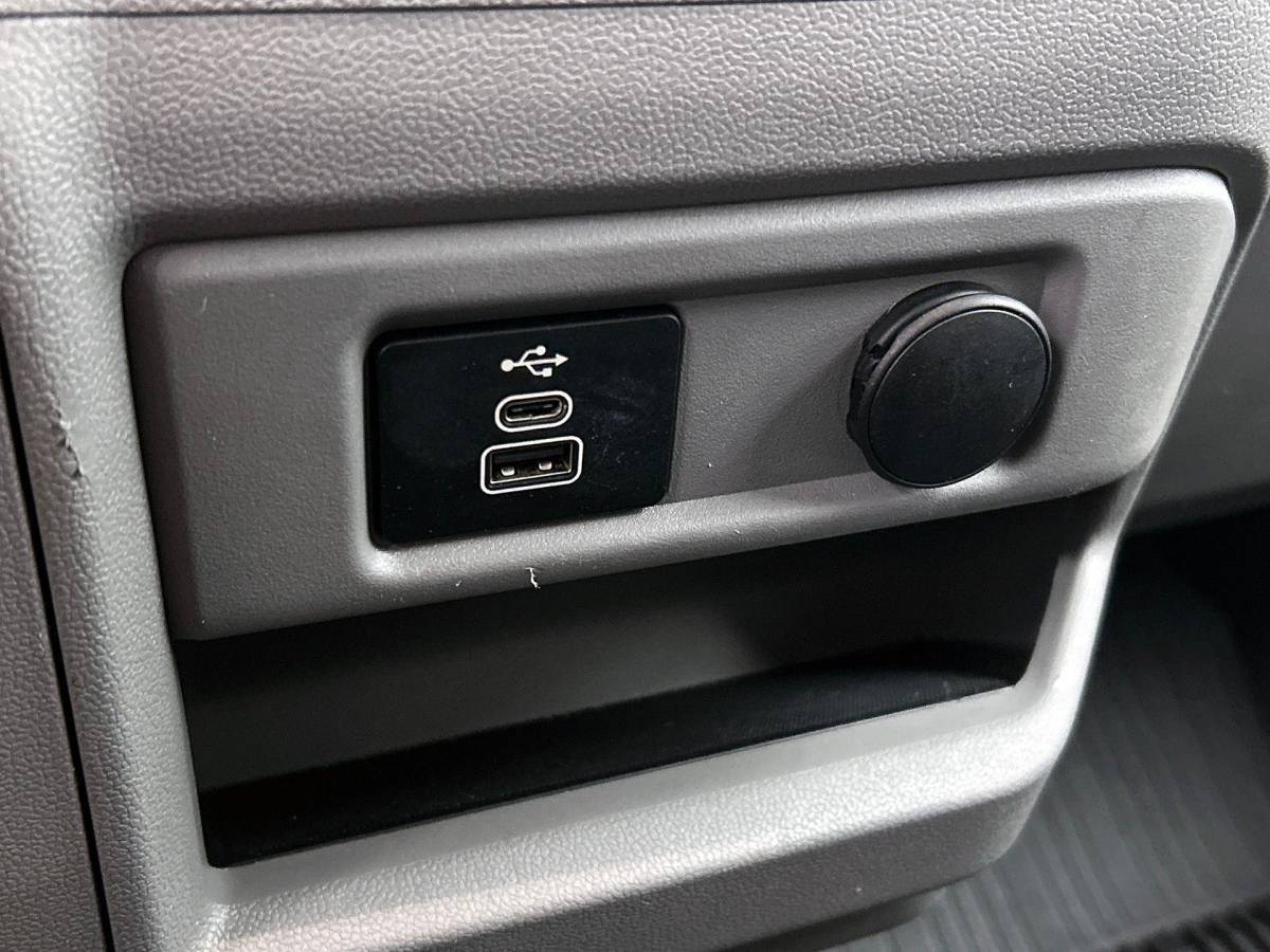 Ford Transit Custom Ford Transit Custom 300 2.0 TDCI L2H1 Trend Nieuw Model Automaat Ford Transit Custom 300 2.0 TDCI L2H1 Trend NM Automaat Navigatie Parkeersensoren Camera