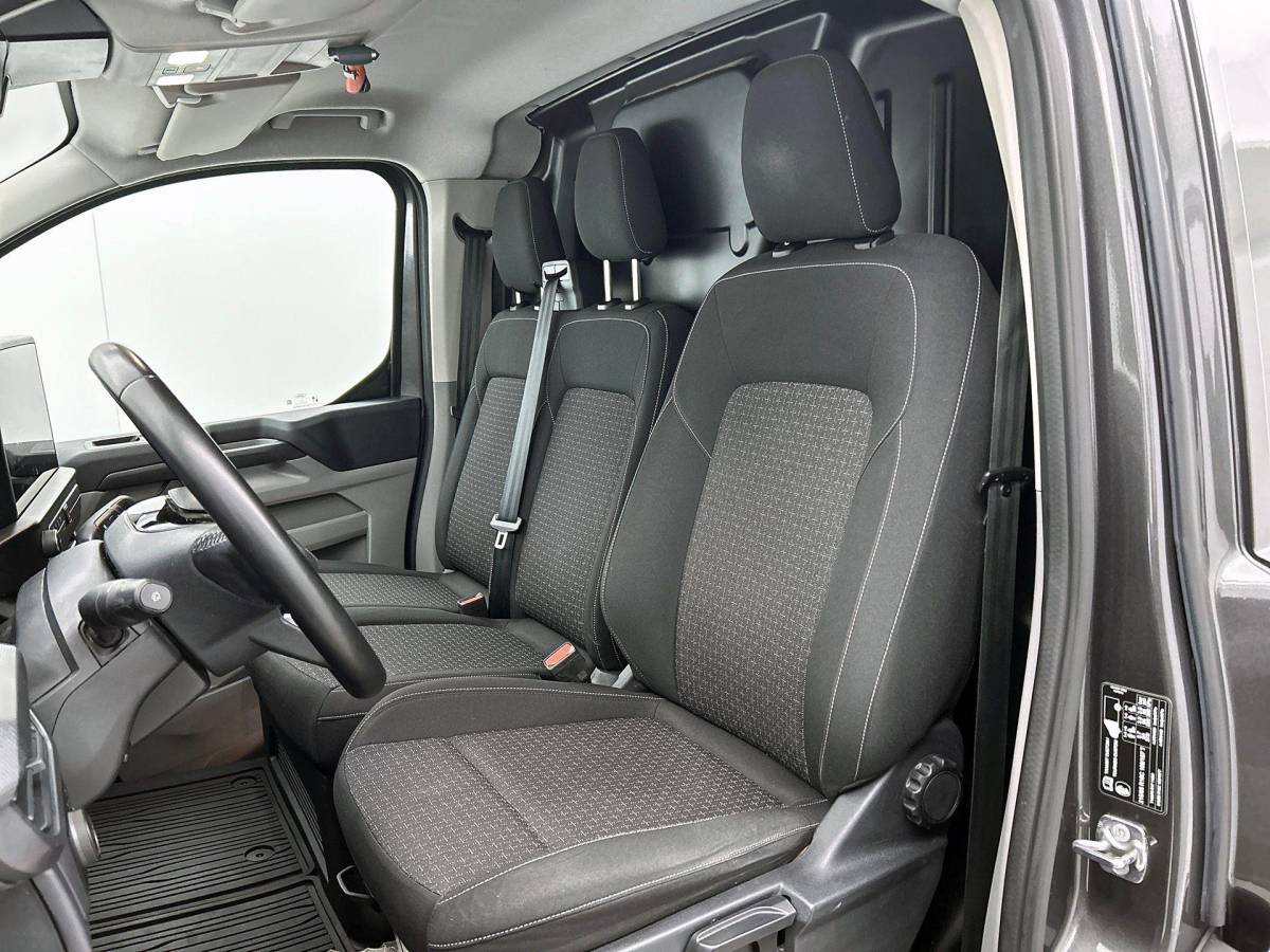 Ford Transit Custom Ford Transit Custom 300 2.0 TDCI L2H1 Trend Nieuw Model Automaat Ford Transit Custom 300 2.0 TDCI L2H1 Trend NM Automaat Navigatie Parkeersensoren Camera